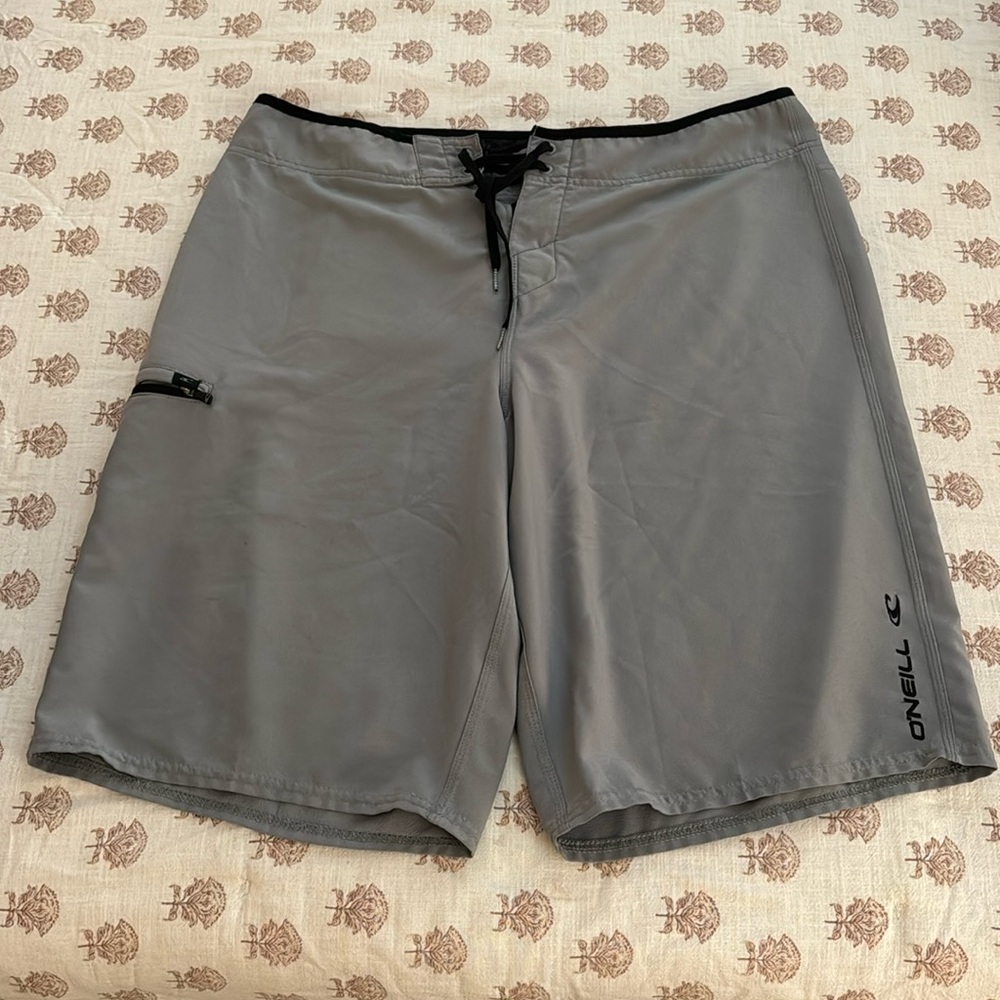 O’Neil men’s swim trunks